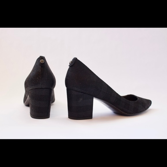 NWOT Stuart Weitzman Black Block Heel - Picture 2 of 4
